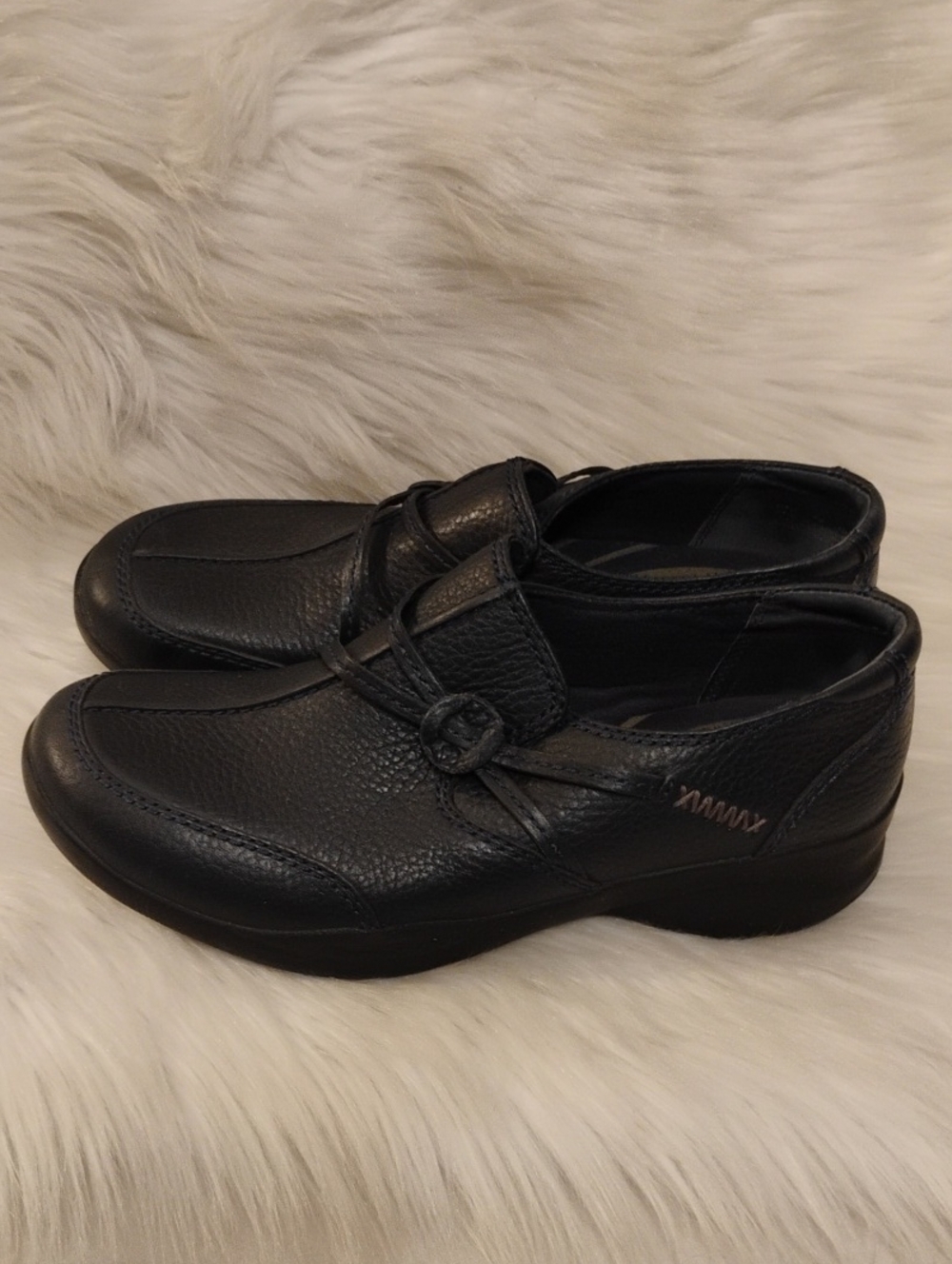 (D-4) Clarks Cheyn Madi Leather Slip-On Flats Sz.7